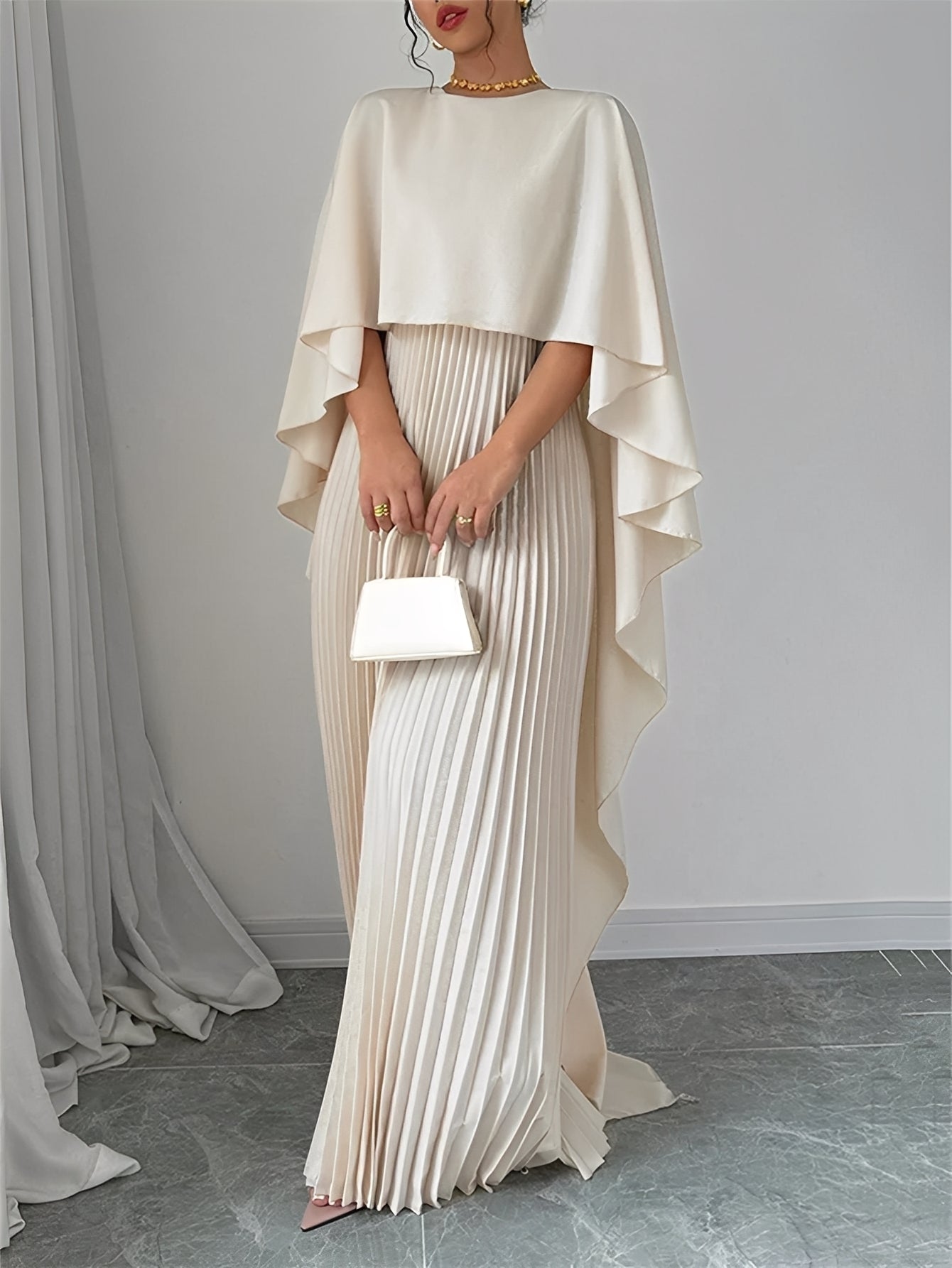 Katherine - Elegant, loosely cut maxi dress for women