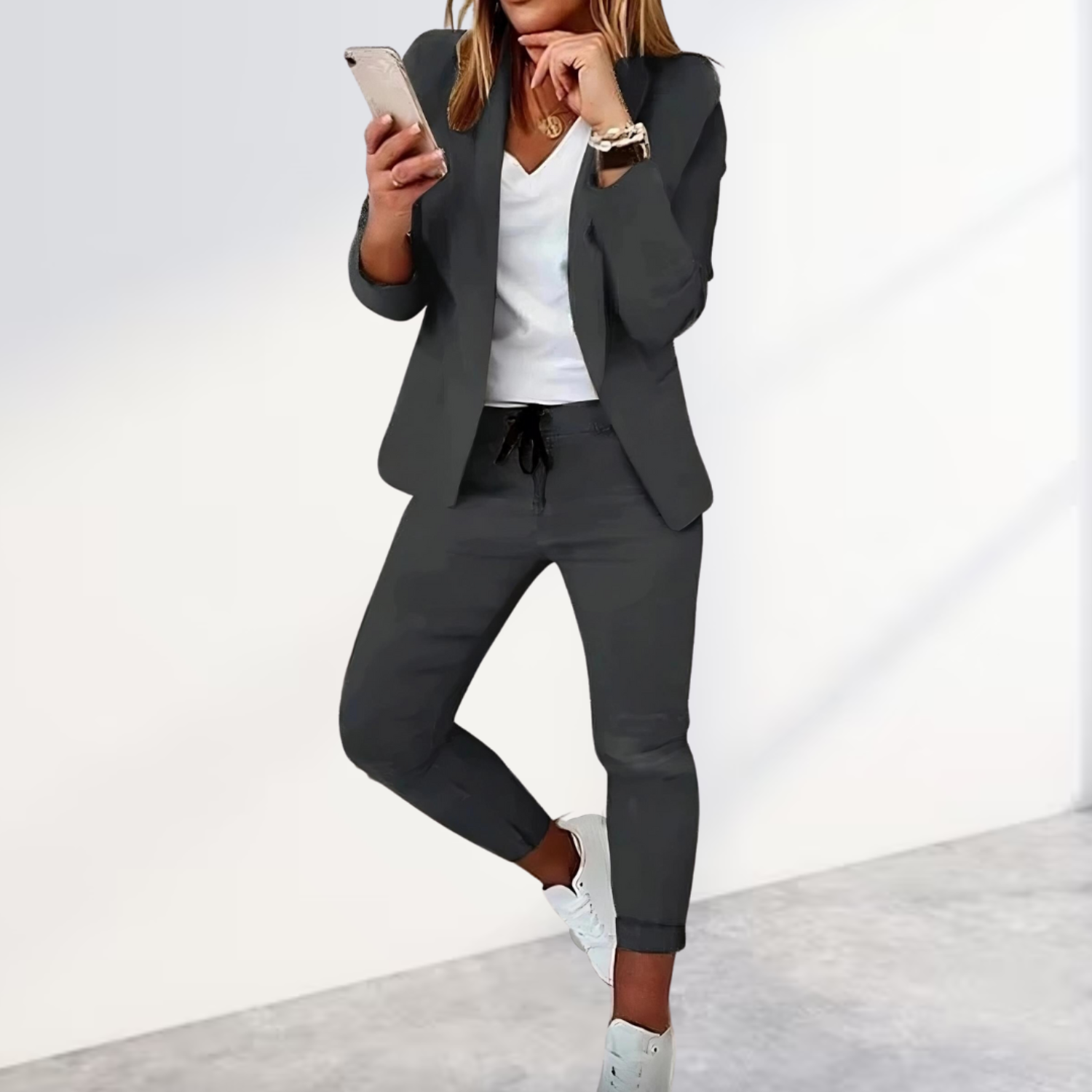 Amélie – Chic Blazer and Matching Pants