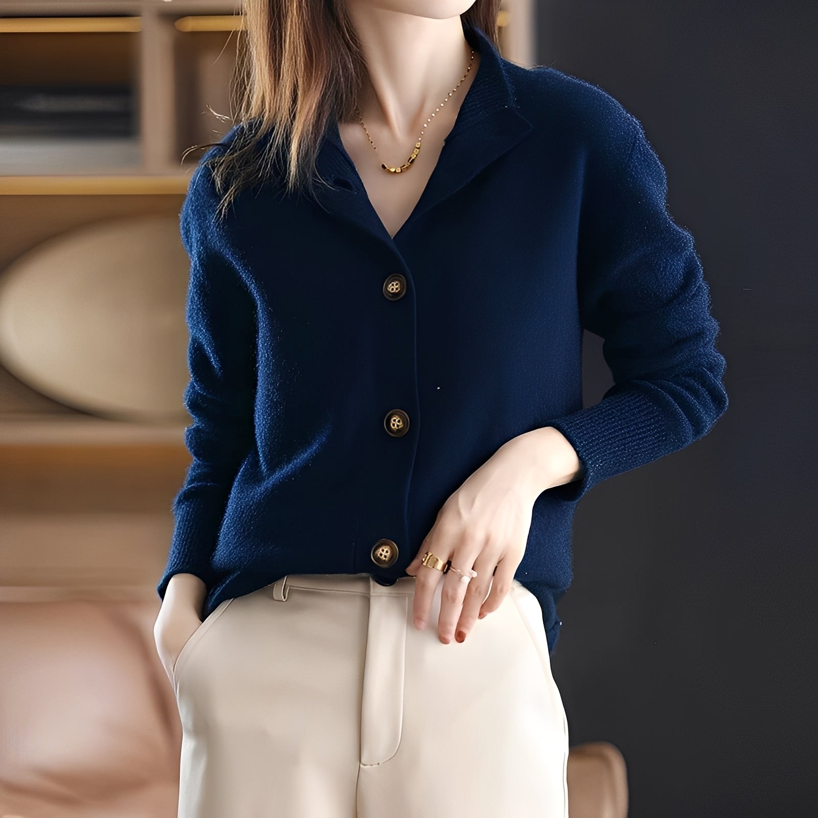 Adalynn - Stylish, loose-fit buttoned cardigan for women