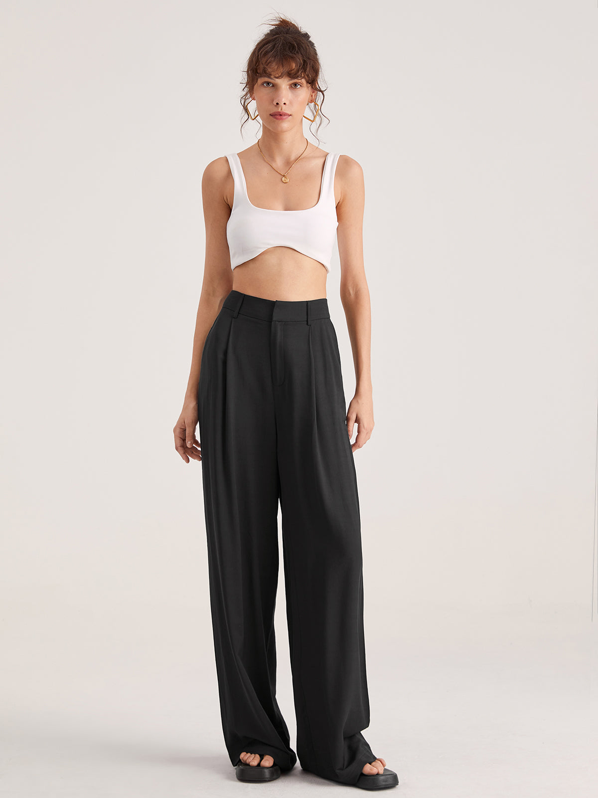 Nadia – High-Waisted Pleated Pants