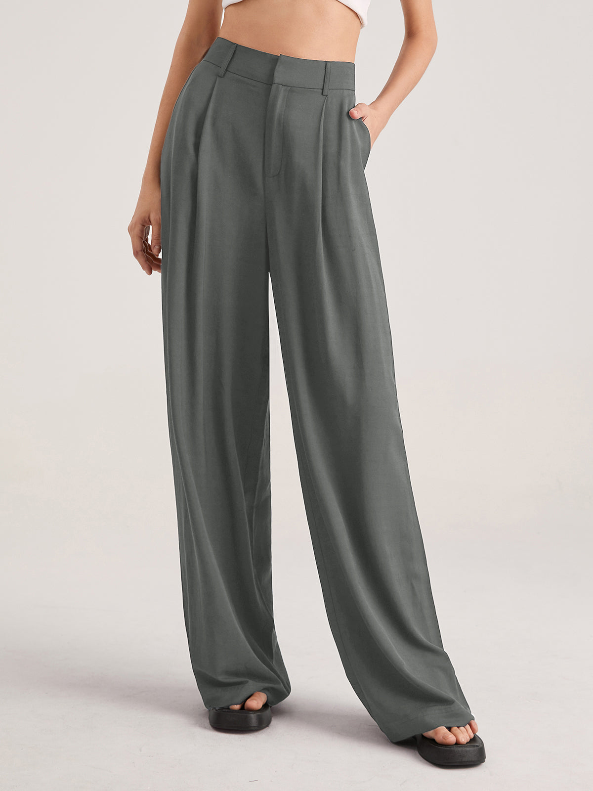 Nadia – High-Waisted Pleated Pants