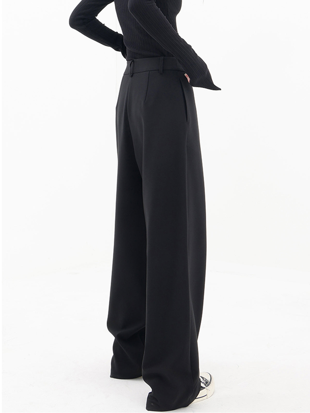 Thalia – Asymmetric Baggy Pants