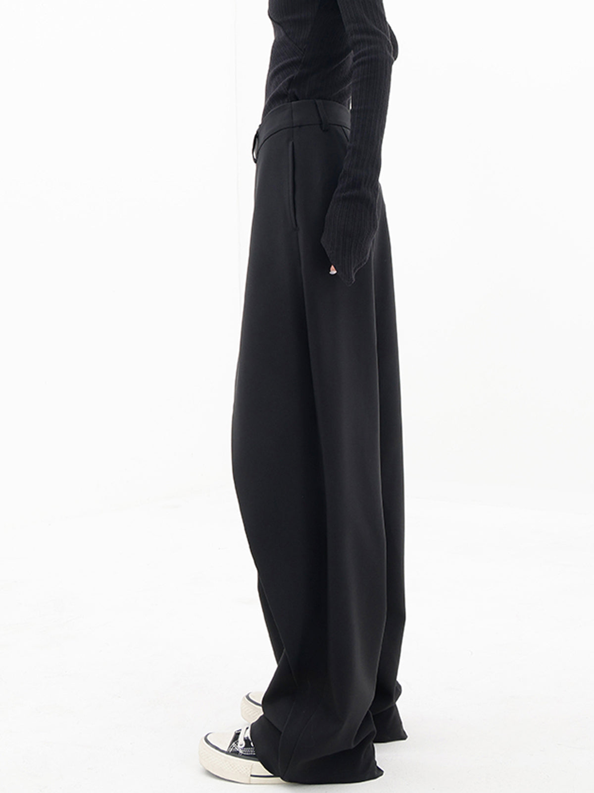 Thalia – Asymmetric Baggy Pants
