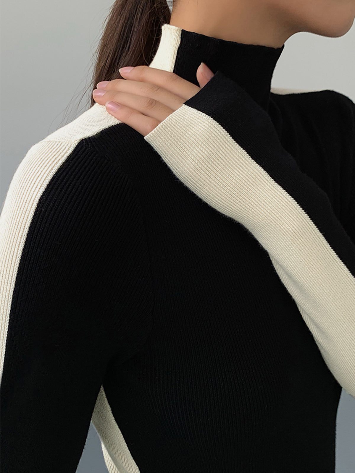 Tabea – Two-Colored Reversible Knit Top