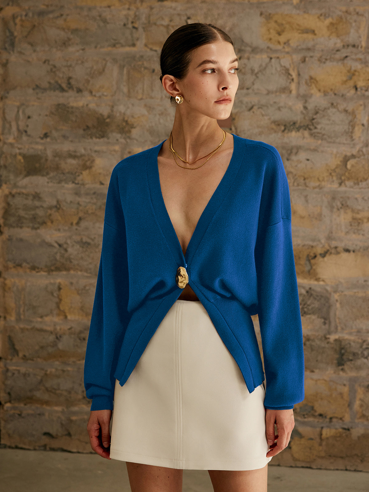 Clarissa – Cardigan with Golden Buttons