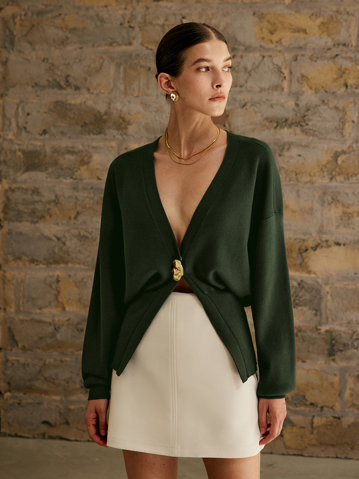 Clarissa – Cardigan with Golden Buttons