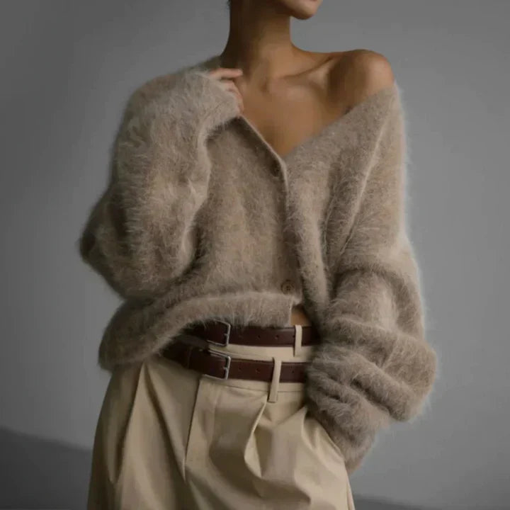 Isabelle – Soft & Chic Cardigan