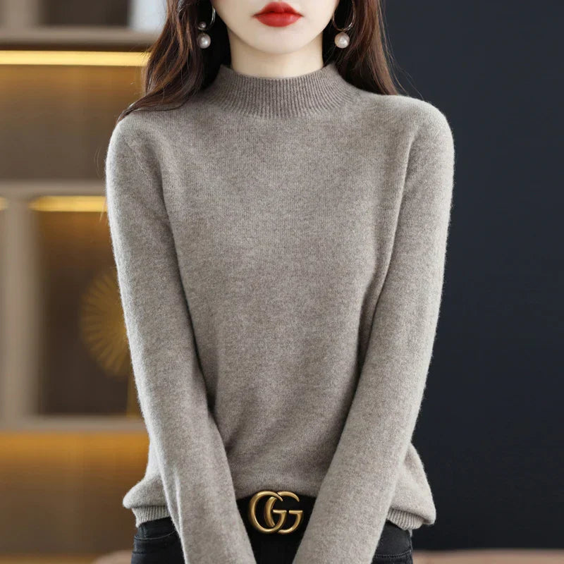 Carlotta – Stylish Sweater with Cable Pattern