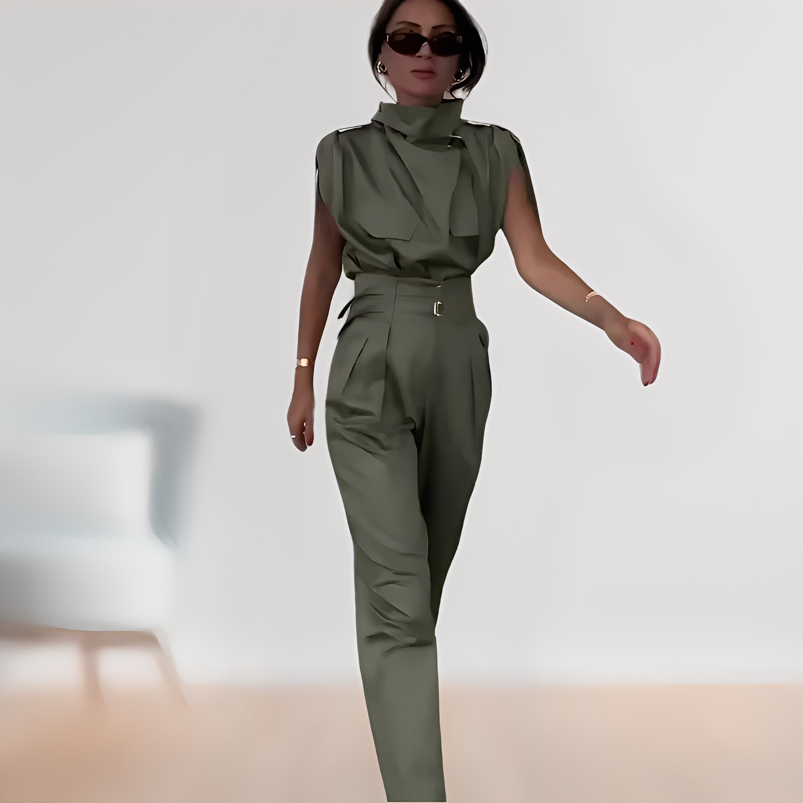 Leona – Elegant Sleeveless Overall