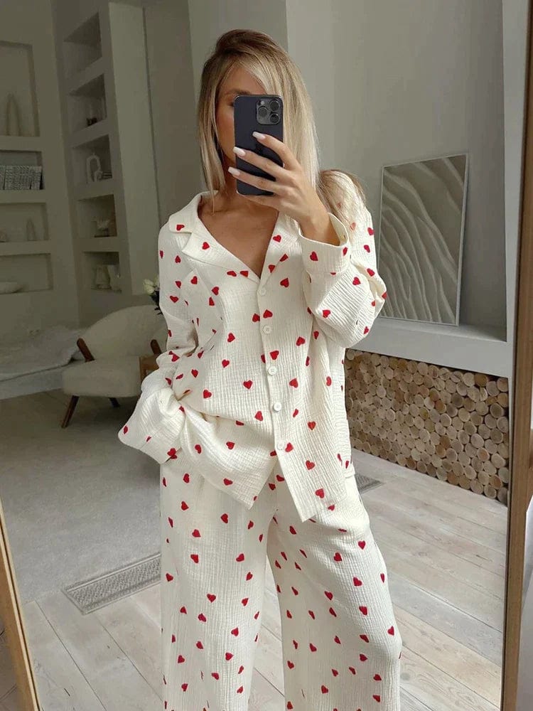 Lola – Elegant Heart Pattern Pajamas
