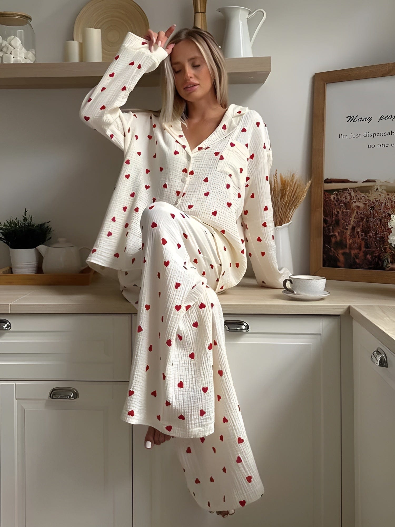 Lola – Elegant Heart Pattern Pajamas