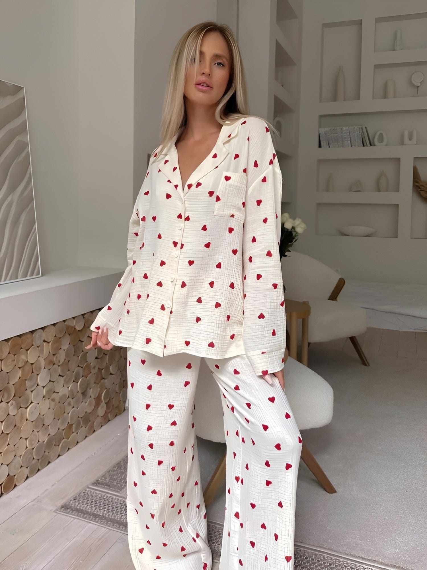 Lola – Elegant Heart Pattern Pajamas
