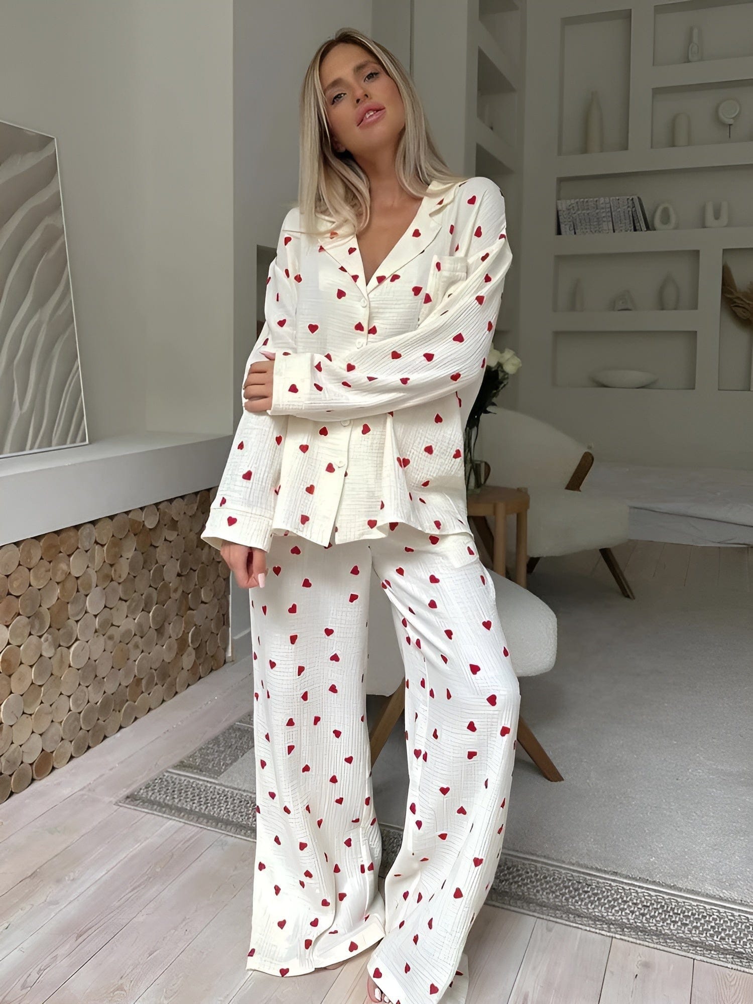Lola – Elegant Heart Pattern Pajamas